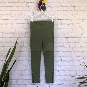 Green Textured Leggings